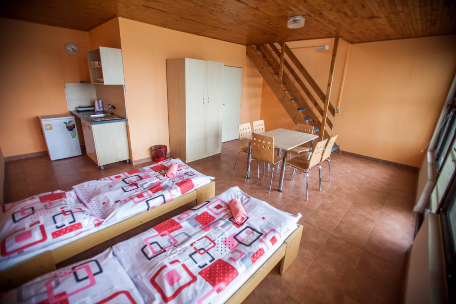 Ubytování Seznamovák Brno: Komfortní bungalovy v Pasohlávkách pro studenty - lépe než na Predškolováku